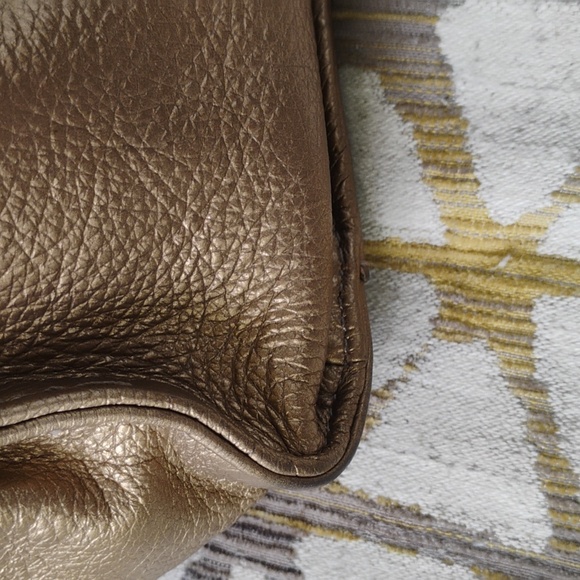 Tignanello Gold Leather Shoulder Bag - Picture 13 of 15